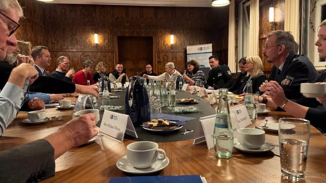 POL-RE: Recklinghausen: Gemeinsam(e) Grundwerte verteidigen - Bild: presseportal.de