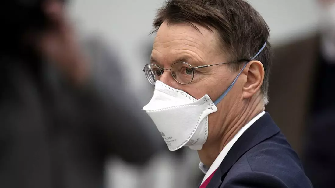 Karl Lauterbach während der Corona-Pandemie mit Schutzmaske (Archiv) - Bild: über dts Nachrichtenagentur