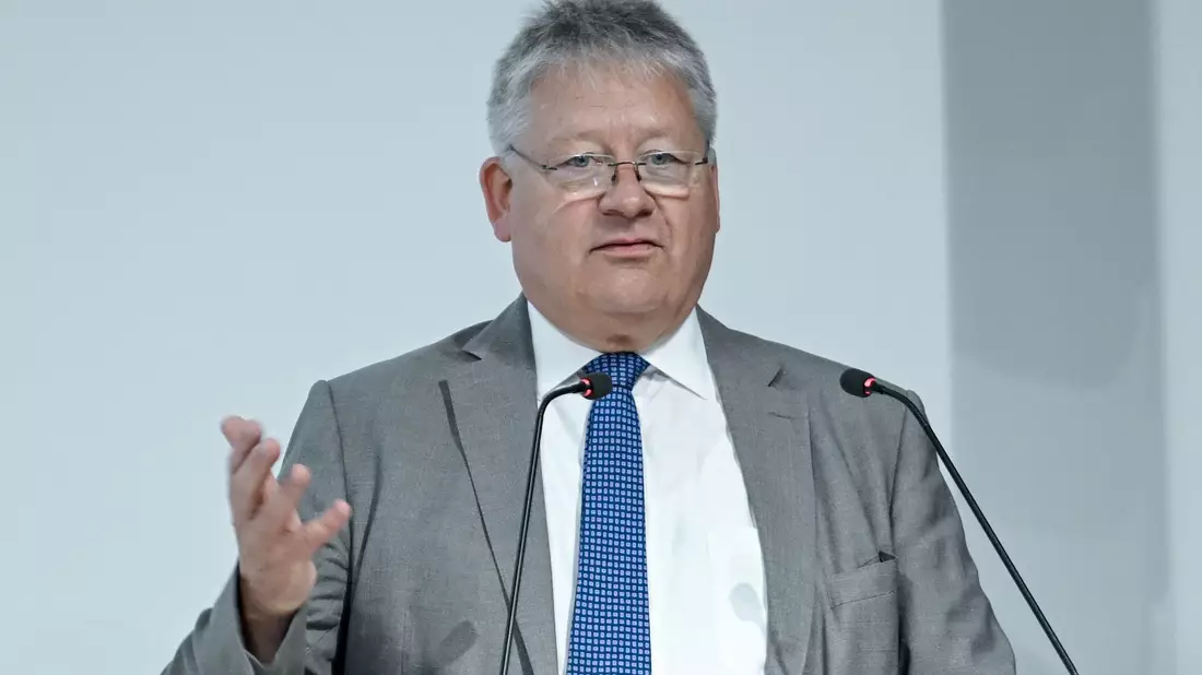 Der Bundesnachrichtendienst sieht zunehmende hybride Angriffe Russlands auf Deutschland und die Nato. Präsident Wladimir Putin wolle auch die Bündnisbereitschaft in der Nato testen, glaubt der BND. - Bild: Britta Pedersen/dpa