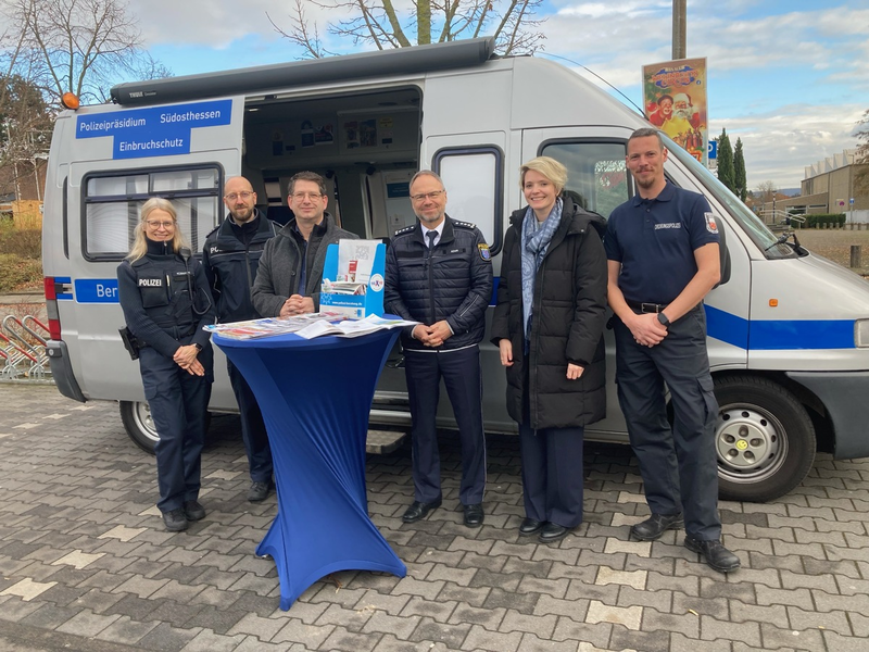 POL-OF: Beratungsmobil im Einsatz: Rund 50 Bürgergespräche - Foto: presseportal.de