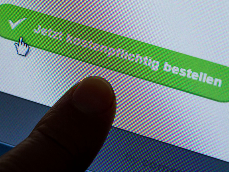 Online-Shopping immer beliebter (Symbolbild) - Foto: Jens Büttner/dpa