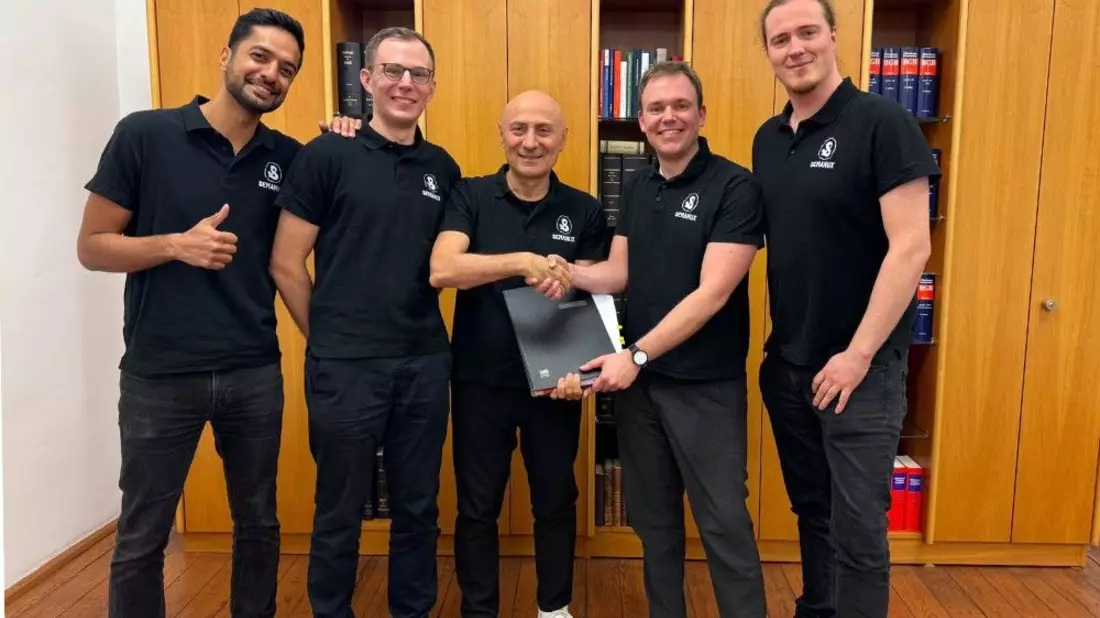 Innovatives Tech-Start-up Semanux wird Teil der alfa-Unternehmensgruppe / Erweiterung des barrierefreien Angebots von alfatraining, alfaview und EML durch intelligente Softwarelösungen von Semanux - Bild: presseportal.de
