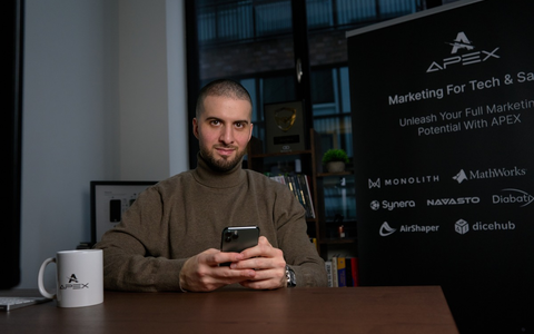 Jousef Murad von APEX Consulting: Wie Paid Ads im B2B-Bereich zu einer konsistenten Gewinnung von hochpreisigen Kunden führen - Foto: presseportal.de