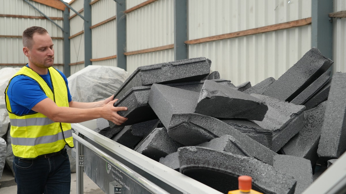 Neue Conversio-Studie: Hohe Recyclingrate und effizientes Rücknahmesystem von EPS-Verschnitten auf Baustellen - Foto: presseportal.de