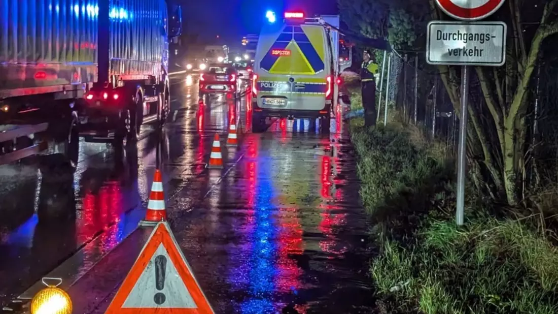 POL-MK: Nächtliche Kontrolle von Groß- und Schwertransporten - Bild: presseportal.de