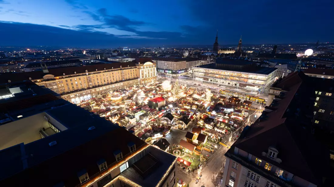 Weihnachtsmärkte als Anschlagsziel? Sicherheitsexperten sprechen von erhöhter Wachsamkeit. - Bild: Sebastian Kahnert/dpa