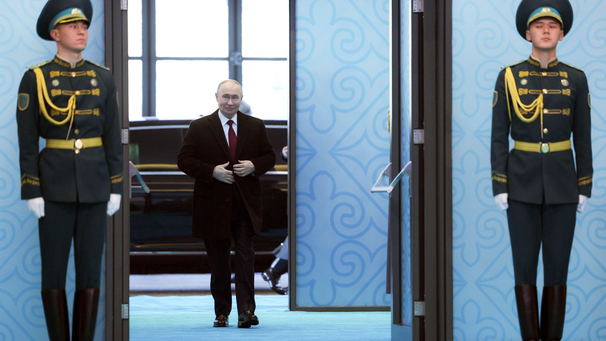 Bei einer Sitzung des Militärbündnisses OVKS droht Kremlchef Putin weitere Schläge mit seiner neuen ballistischen Rakete an. - Foto: Gavriil Grigorov/Pool Sputnik Kremlin/AP/dpa