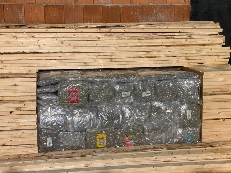 ZOLL-BB: Mehr als eine Tonne Marihuana sichergestellt - Mutmaßliche Bande festgenommen - Foto: presseportal.de