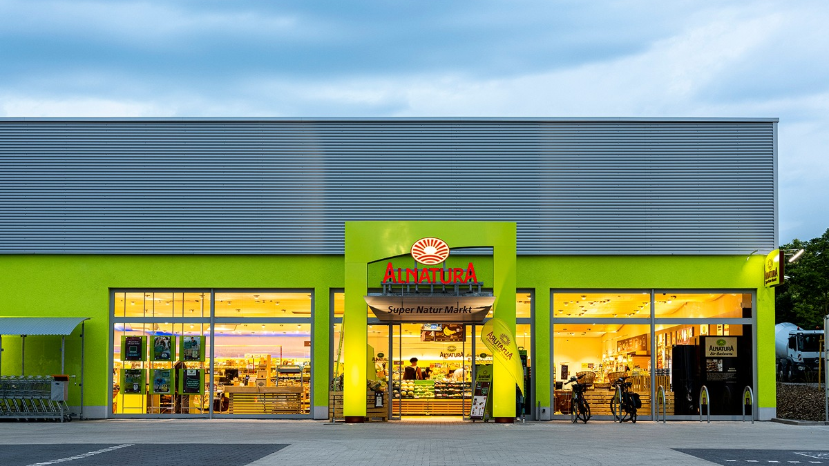 Alnatura mit Umsatzplus im Jubiläumsjahr / Top bei Kundenzufriedenheit / Alnatura setzt neuen Standard beim Tierwohl - Foto: presseportal.de
