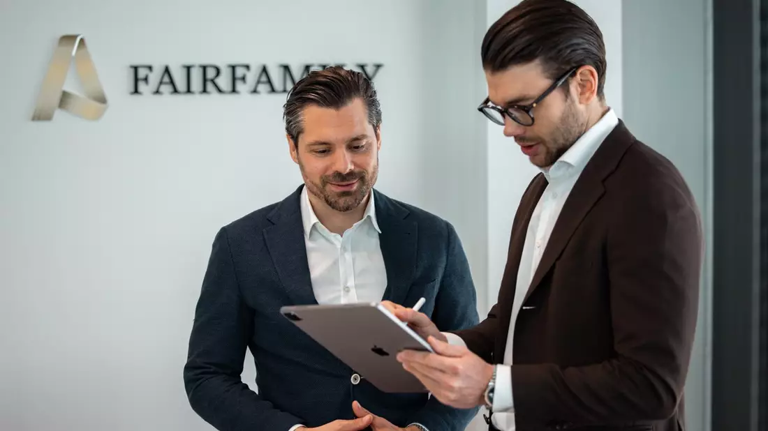Ist Deutschland führungslos? Randolph Moreno Sommer und Felix Anrich verraten, wie sich die unzureichende Ausbildung von Führungskräften beheben lässt - Bild: presseportal.de