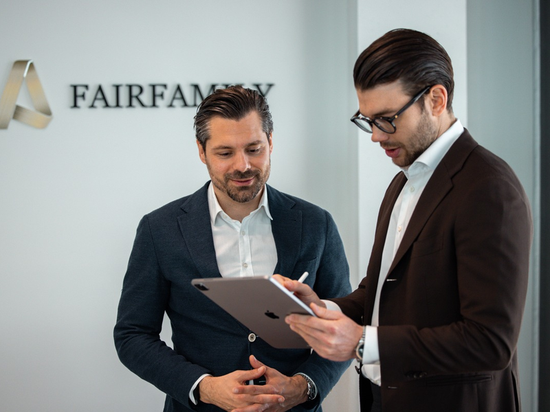 Ist Deutschland führungslos? Randolph Moreno Sommer und Felix Anrich verraten, wie sich die unzureichende Ausbildung von Führungskräften beheben lässt - Foto: presseportal.de