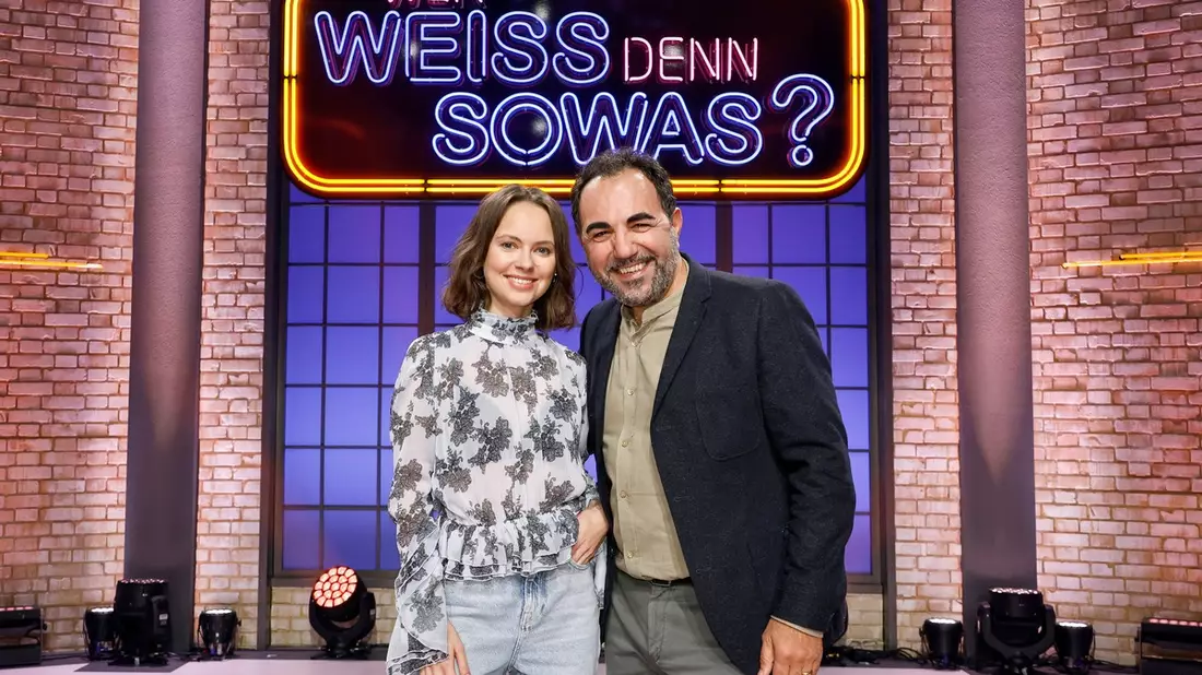 Ahoi WaPo Elbe: Adnan Maral und Barbara Prakopenka bei Wer weiß denn sowas? / Das Wissensquiz vom 2. bis 6. Dezember 2024, um 18:00 Uhr im Ersten - Bild: presseportal.de