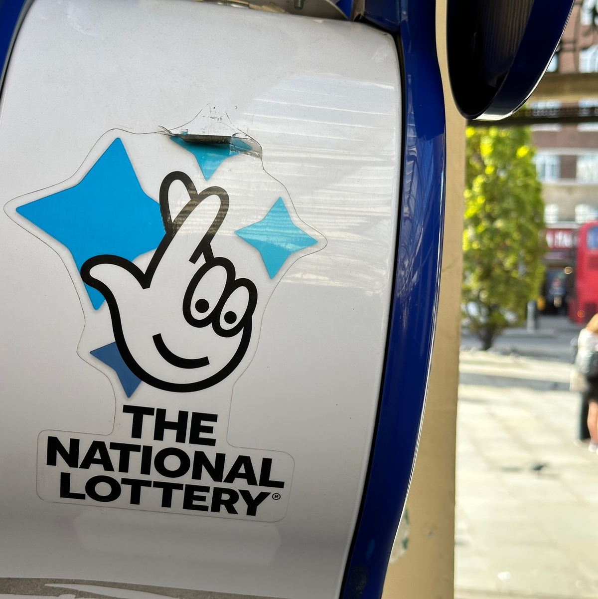 177 Millionen Pfund bedeuten den drittgrößten Jackpot der britischen Lotto-Geschichte. (Archivbild) - Foto: Benedikt von Imhoff/dpa