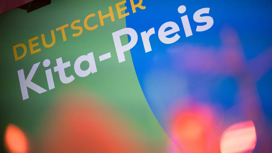 Die Kinder der Gewinner-Kita aus Sachsen haben bereits Pläne für das Preisgeld. - Bild: Sebastian Christoph Gollnow/dpa