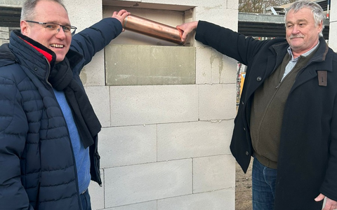 FFW Fredenbeck: Grundsteinlegung für neues Feuerwehrhaus in Deinste / eine Zeitkapsel für die Nachwelt - Foto: presseportal.de