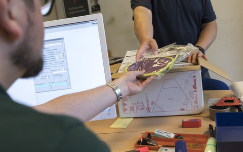 HZA-SB: Nicht nur zur Weihnachtszeit; Wie Ihr Paket durch den ZOLL kommt - Foto: presseportal.de