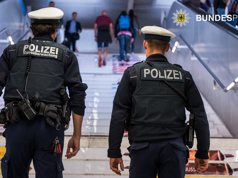 Bundespolizeidirektion München: Bandendiebstahl am Hauptbahnhof / Mutter geht mit Töchtern stehlen - Foto: presseportal.de