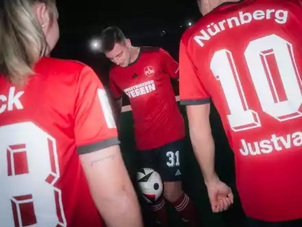 Ein Zeichen des Zusammenhalts / Der 1. FC Nürnberg und sein Hauptsponsor NÜRNBERGER Versicherung widmen den Fans und Mitgliedern ein Sondertrikot - Foto: presseportal.de