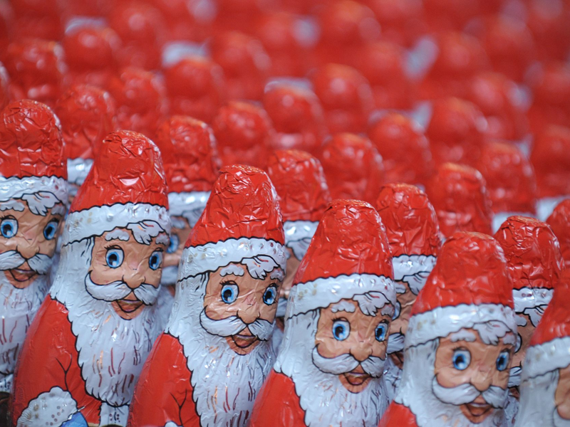 In Deutschland wurden in diesem Jahr etwa 164 Millionen Schokoladen-Nikoläuse und -Weihnachtsmänner hergestellt. - Foto: Oliver Mehlis/dpa-Zentralbild/dpa