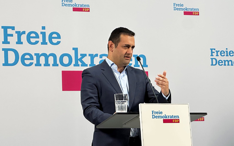 FDP-Generalsekretär Djir-Sarai tritt zurück. - Foto: Carsten Hoffmann/dpa