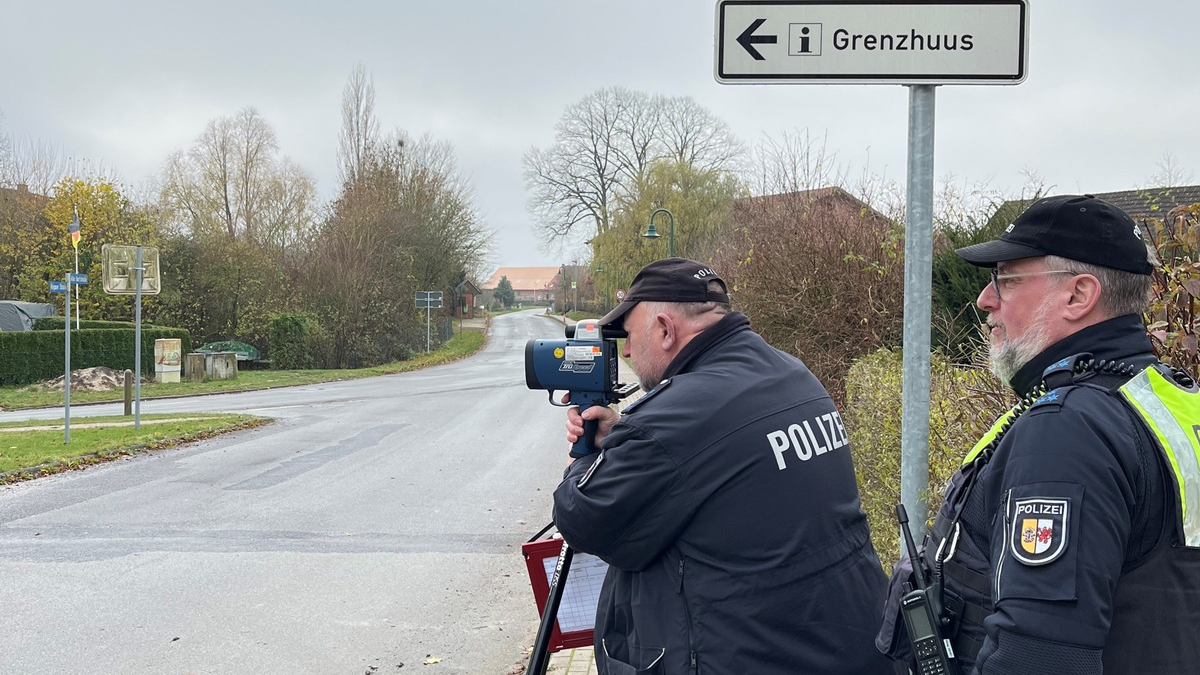 POL-HRO: Kontaktbeamter kontrolliert Einhaltung der Geschwindigkeit in Thandorf - Foto: presseportal.de