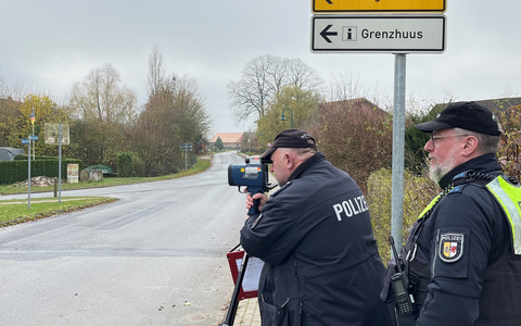 POL-HRO: Kontaktbeamter kontrolliert Einhaltung der Geschwindigkeit in Thandorf - Foto: presseportal.de