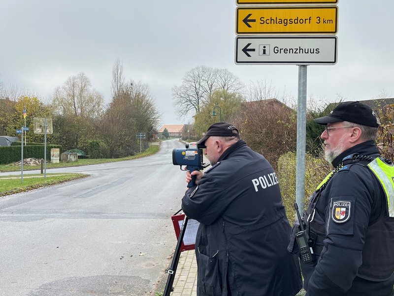 POL-HRO: Kontaktbeamter kontrolliert Einhaltung der Geschwindigkeit in Thandorf - Foto: presseportal.de