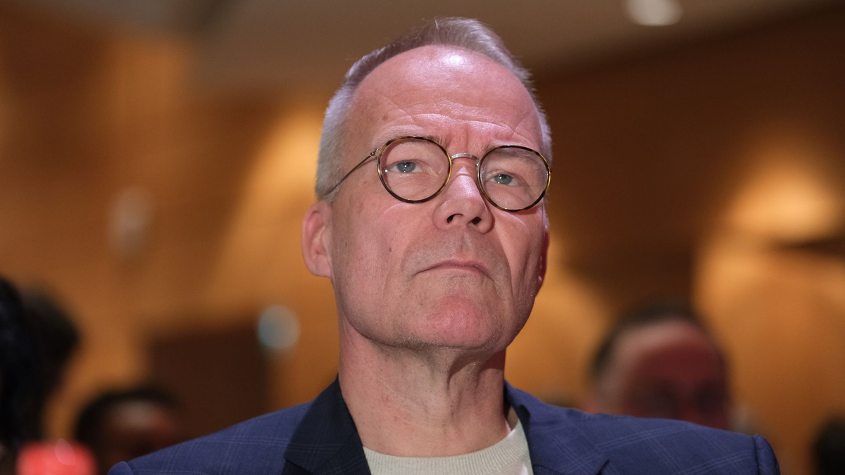 Habecks Entwurf des Heizungsgesetzes sei völlig chaotisch strukturiert gewesen, sagt SPD-Generalsekretär Miersch. - Foto: Sebastian Willnow/dpa