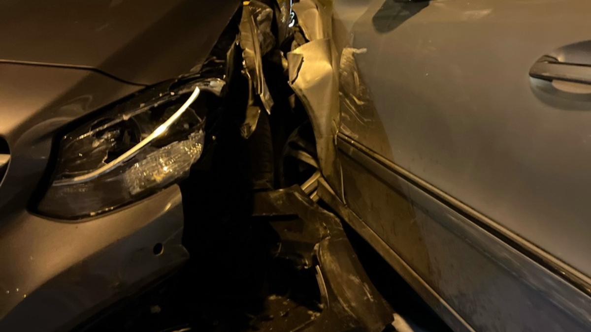 POL-DU: Duissern: Alkoholisierter Autofahrer hinterlässt Trümmerfeld - Foto: presseportal.de