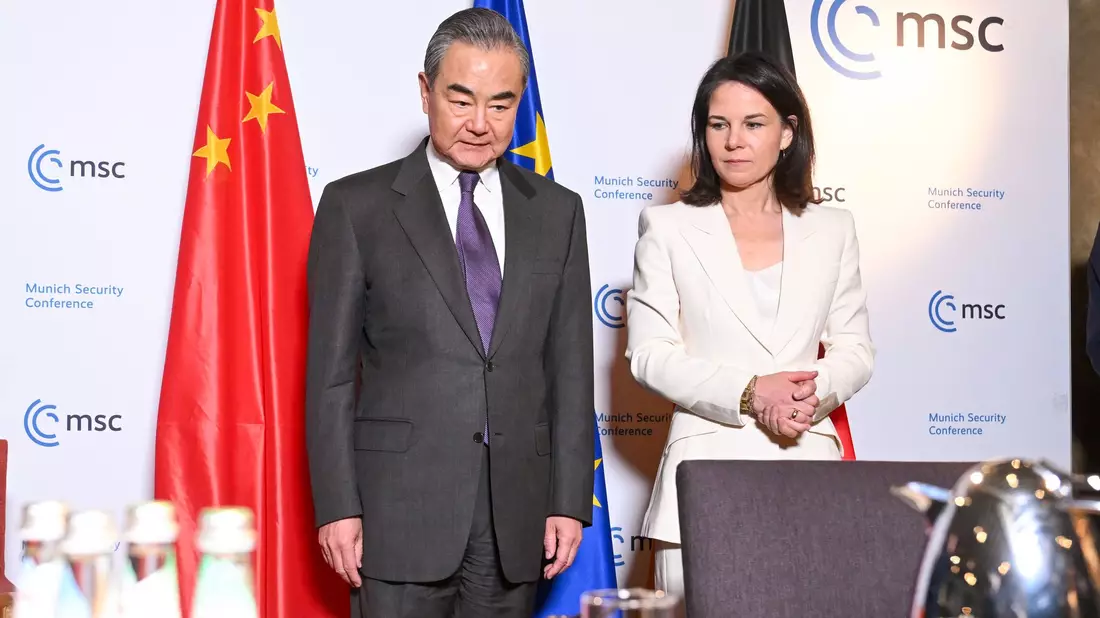 An diesem Montag trifft die deutsche Außenministerin Annalena Baerbock (Grüne) zum dritten Mal in diesem Jahr mit ihrem chinesischen Kollegen Wang Yi zusammen. Wieder werden Konfliktthemen die Gesprächsagenda bestimmen. - Bild: Tobias Hase/dpa