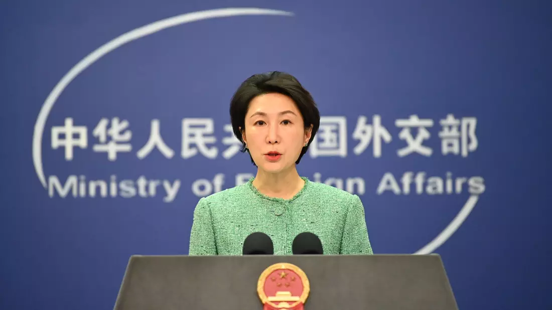 Die Sprecherin des chinesischen Außenministeriums, Mao Ning, äußert sich beim täglichen Briefing auch zu Fragen um den Fall der beschädigten Unterwasserkabel in der Ostsee möglicherweise durch einen chinesischen Frachter. Das Thema dürfte auch beim Besuch der deutschen Außenministerin Annalena Baerbock (Grüne) in Peking am Montag eine Rolle spielen. - Bild: Johannes Neudecker/dpa