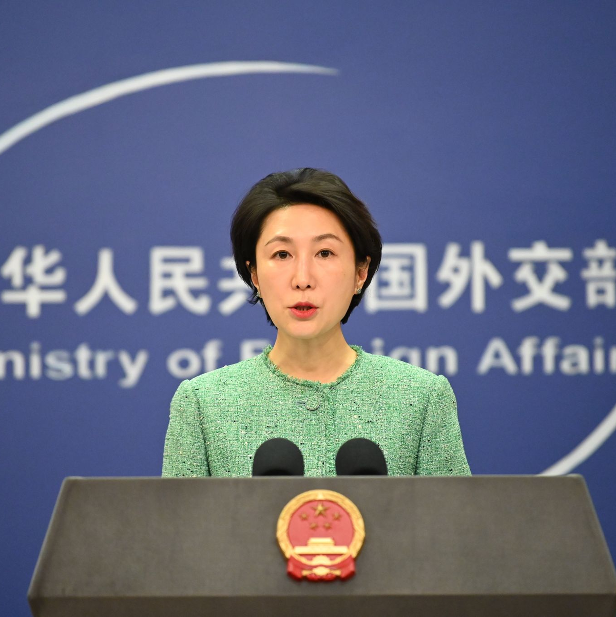 Die Sprecherin des chinesischen Außenministeriums, Mao Ning, äußert sich beim täglichen Briefing auch zu Fragen um den Fall der beschädigten Unterwasserkabel in der Ostsee möglicherweise durch einen chinesischen Frachter. Das Thema dürfte auch beim Besuch der deutschen Außenministerin Annalena Baerbock (Grüne) in Peking am Montag eine Rolle spielen. - Foto: Johannes Neudecker/dpa