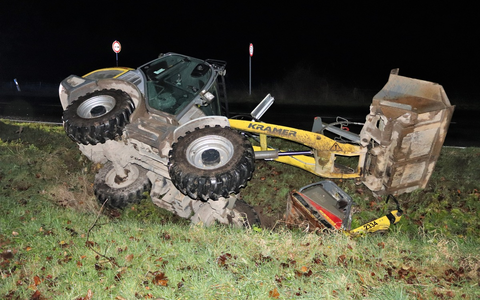 POL-HX: Diebe landen mit Radlader und Rüttelplatte im Graben - Foto: presseportal.de