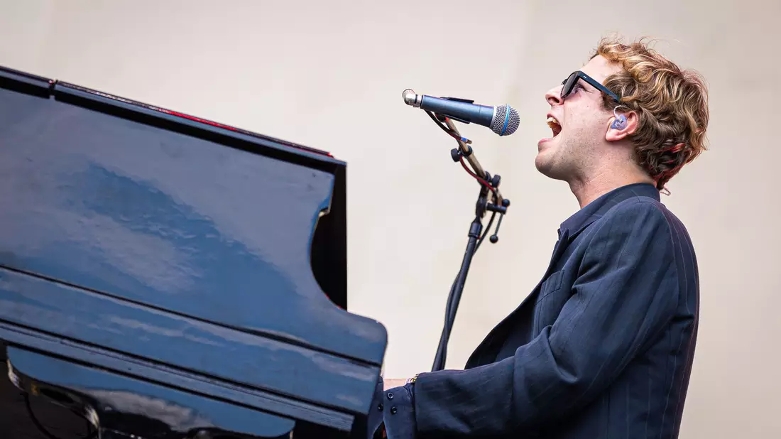 Der britische Singer-Songwriter Tom Odell beim Hurricane Festival. (Archivfoto)  - Bild: Moritz Frankenberg/dpa