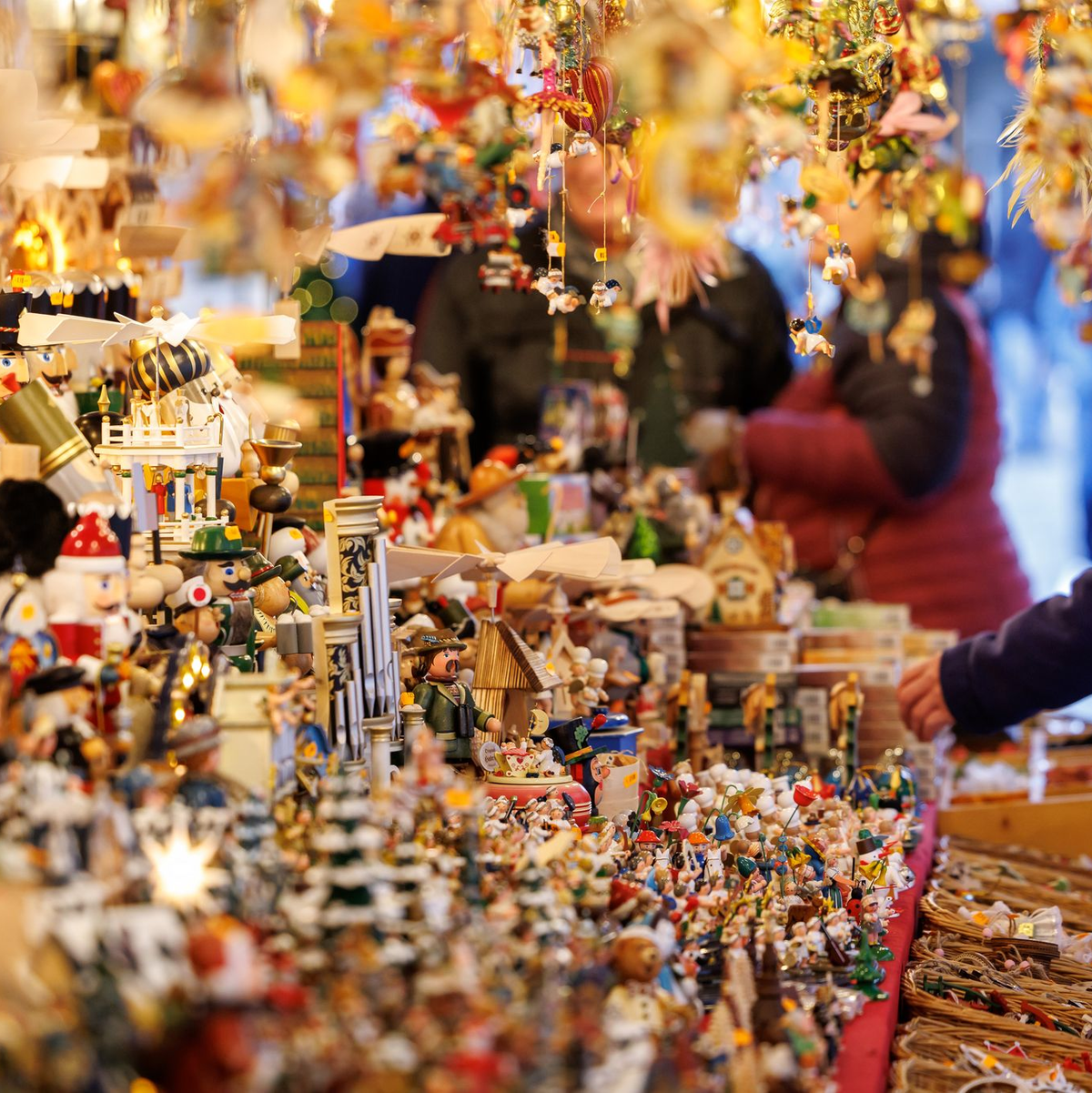 Der Markt gehört zu den ältesten Weihnachtsmärkten Deutschlands. - Foto: Daniel Karmann/dpa