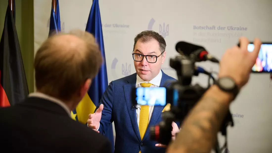 Botschafter Makeiev möchte, dass die deutschen Parteien sein Land uneingeschränkt unterstützen. - Bild: Annette Riedl/dpa