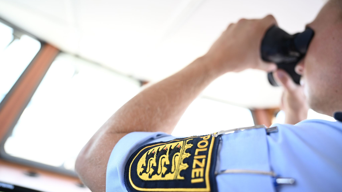 Auf dem Bodensee werden zwei Segler vermisst. (Symbolbild) - Foto: Felix Kästle/dpa