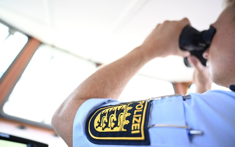 Auf dem Bodensee werden zwei Segler vermisst. (Symbolbild) - Foto: Felix Kästle/dpa