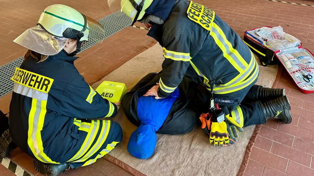 FW Hünxe: Erfolgreicher Abschluss der Grundausbildung - 33 neue Einsatzkräfte für die Feuerwehren Hünxe und Schermbeck - Bild: presseportal.de