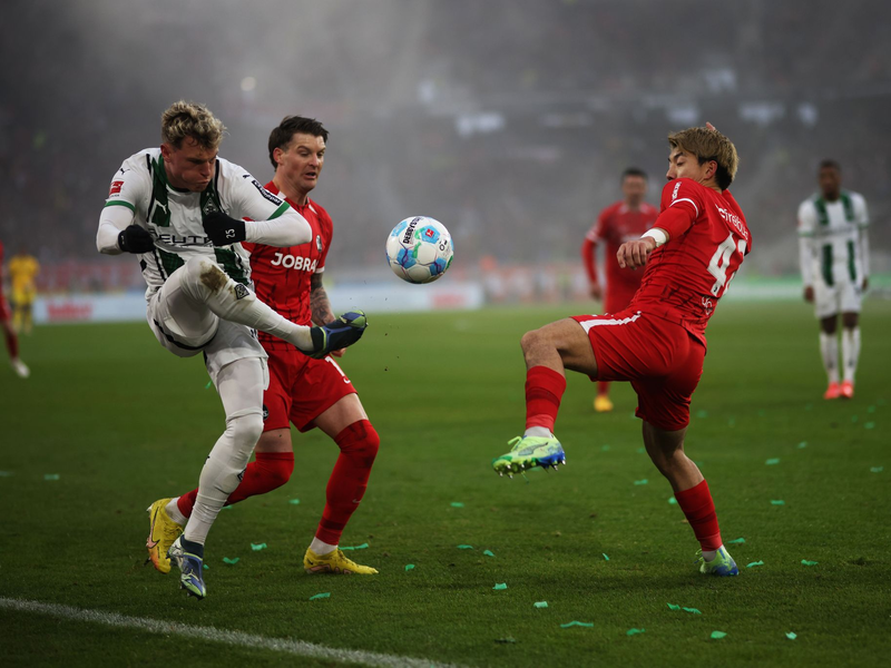 Alassane Plea hatte in der ersten Halbzeit die Gladbacher Führung auf dem Fuß. - Foto: Philipp von Ditfurth/dpa