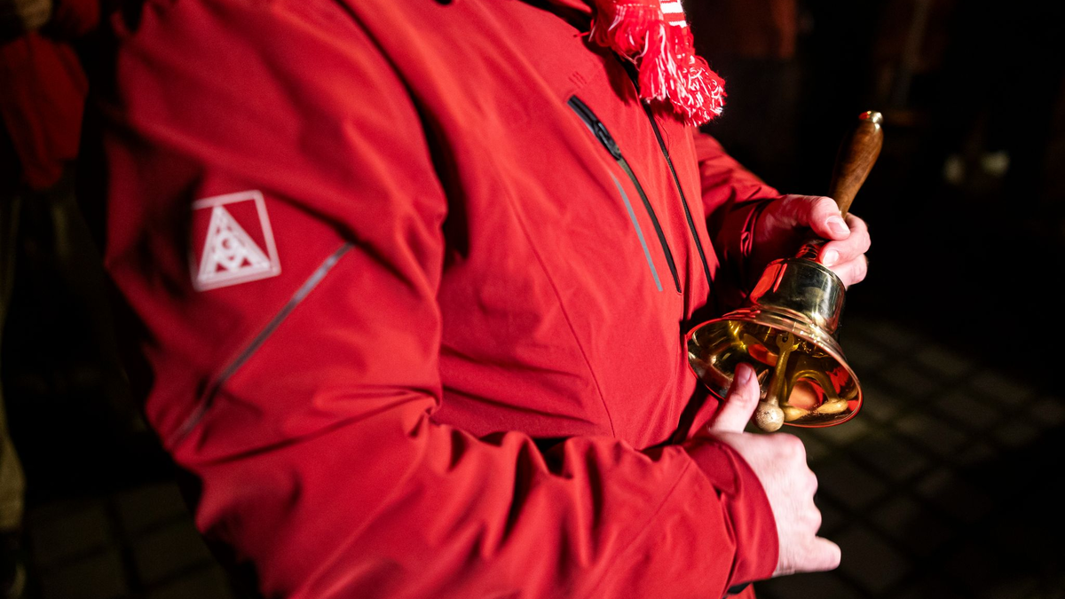 Die IG Metall ruft zu Warnstreiks an allen deutschen VW-Standorten auf. - Foto: Michael Matthey/dpa