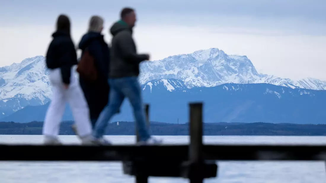Der Starnberger See. Der zugehörige Landkreis hat die bundesweit höchste Kaufkraft. (Archivbild) - Bild: Sven Hoppe/dpa