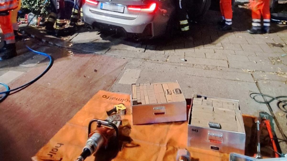 FW-M: Verkehrsunfall fordert zwei Schwerverletzte (Isarvorstadt) - Foto: presseportal.de