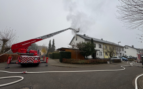 FW Achern: Zimmervollbrand in Dachgeschoßwohnung - Foto: presseportal.de