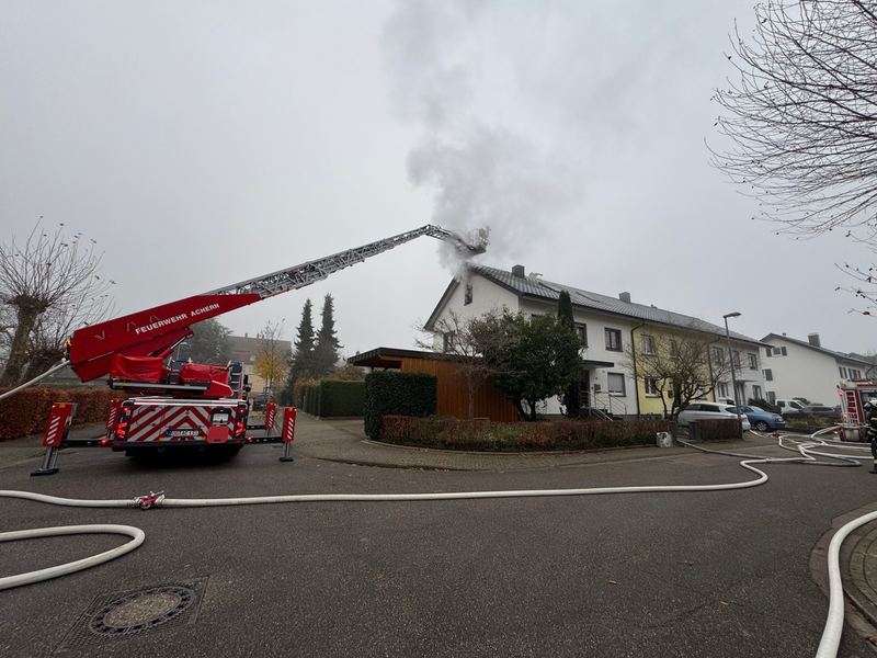 FW Achern: Zimmervollbrand in Dachgeschoßwohnung - Foto: presseportal.de