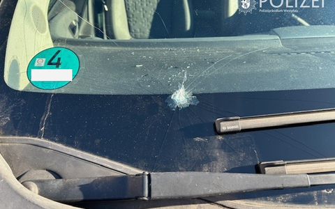 POL-PDPS: Wer hat die Scheibe eingeschlagen? - Foto: presseportal.de