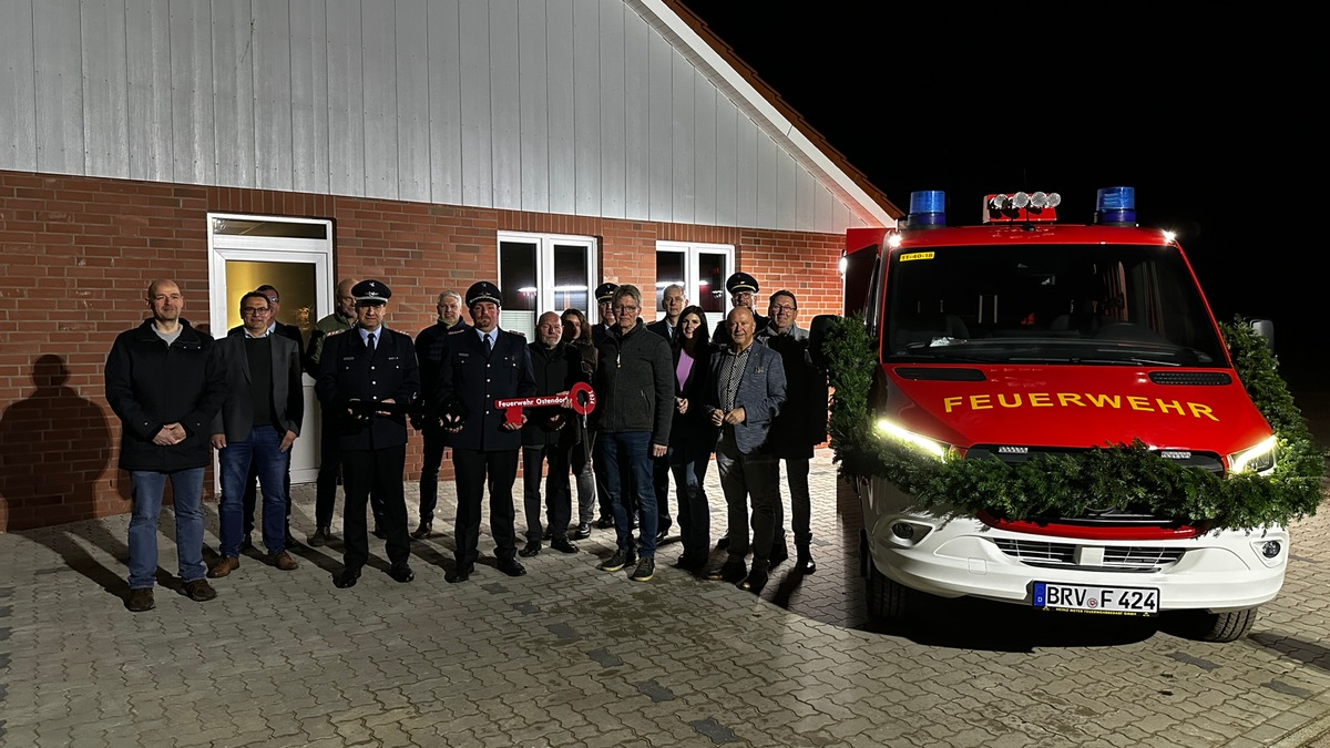 FW-ROW: Feierliche Übergabe des neuen Feuerwehrgerätehauses und Tragkraftspritzenfahrzeugs der Ortsfeuerwehr Ostendorf - Foto: presseportal.de