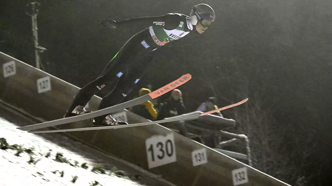 Starker Wettkampf: Andreas Wellinger überzeugt beim Weltcup in Ruka. - Bild: MARKKU ULANDER/Lehtikuva/dpa