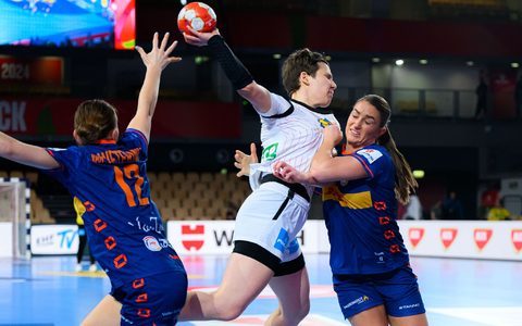 Die deutschen Handballerinnen haben das EM-Vorrundenspiel gegen die Niederlande verloren.  - Foto: Marco Wolf/dpa