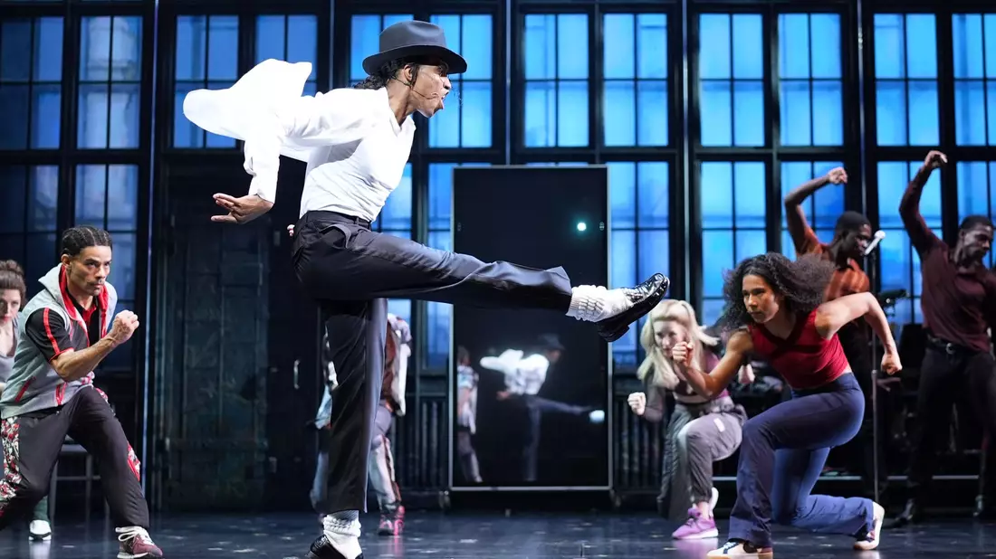 Das Musical präsentiert die größten Hits des «King of Pop». - Bild: Marcus Brandt/dpa